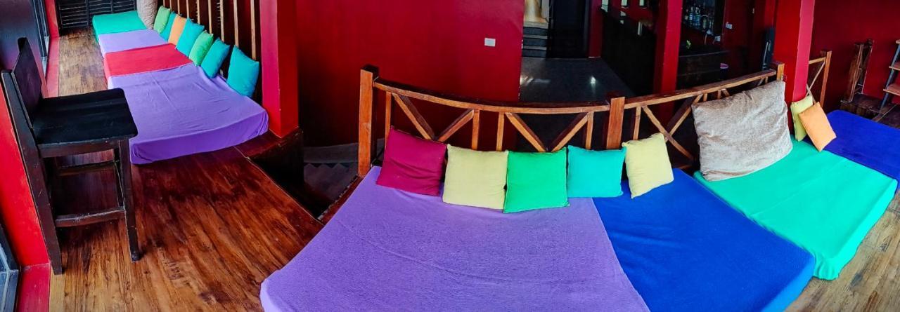 Out! A Radically Inclusive Beach Hostel By Wild & Wandering Haad Rin Exterior photo