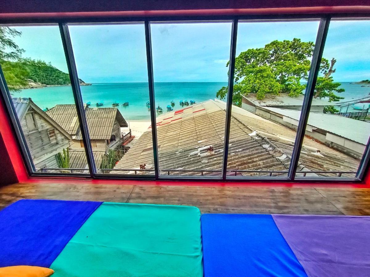 Out! A Radically Inclusive Beach Hostel By Wild & Wandering Haad Rin Exterior photo